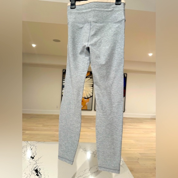 Vuori Women’s Vibe elevation legging size small - Picture 4 of 13